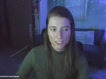 girl
        cidergal69 cam image #3653284
