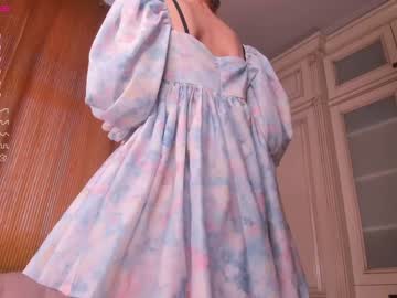girl
        happiness_call cam image #882678