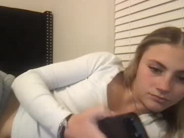 girl
        daisyparkerxo cam image #2025240