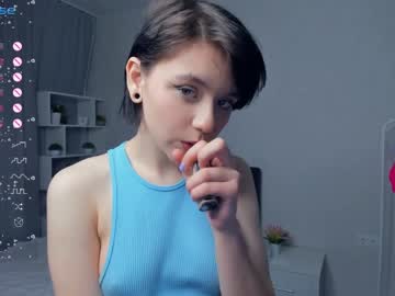 girl
        darellebodge cam image #2282927