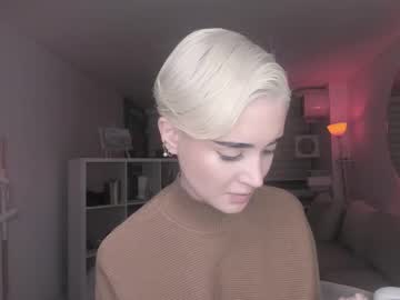 girl
        lonelly_lolly98 cam image #4073406