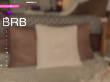 girl
        oliviaogk cam image #3735633