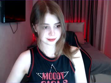 girl
        tripleprinces cam image #2352955