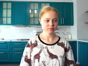 girl
        gemmabrabazon cam image #2955495