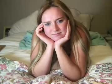 girl
        sillyyyolivia331 cam image #2312349