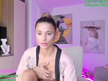 girl
        lenna_godess cam image #3650054