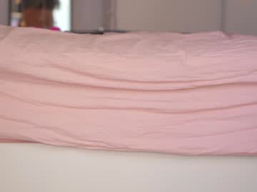 girl
        fazeyj cam image #4003940