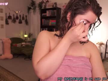 girl
        evelynpiers cam image #1182352