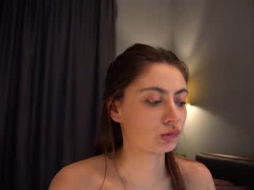 girl
        tessarosse_ cam image #2193973