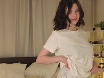 girl
        maudcouncil cam image #4393439