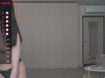 girl
        oki_dokie cam image #1451393