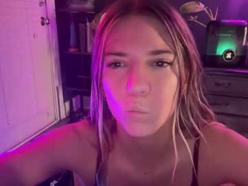 girl
        oliviahansleyy cam image #3973977