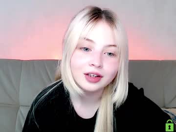 girl
        shy_blondiee cam image #540257