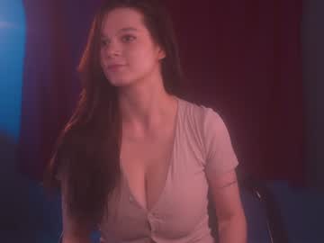 girl
        lorienn cam image #3212848