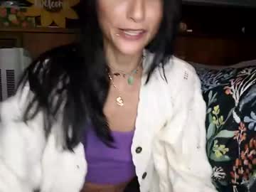 girl
        thegypsyalien cam image #3499979