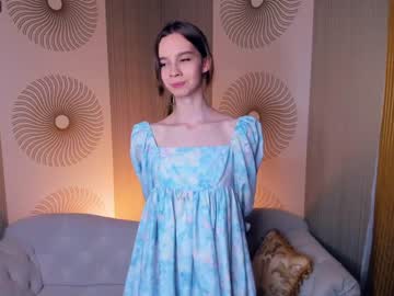 girl
        happiness_call cam image #931790