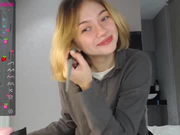girl
        adelewilson__ cam image #1426778