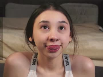 girl
        zarascarlett cam image #3795733