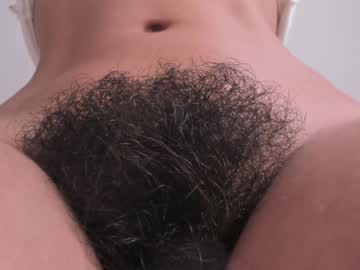 girl
        bush_woman cam image #3876621