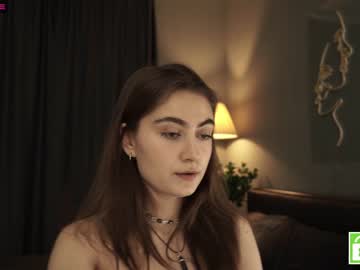 girl
        tessarosse_ cam image #1212270