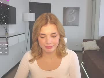 girl
        adri_dream cam image #4346734