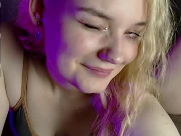 girl
        _alicewonder_ cam image #607047