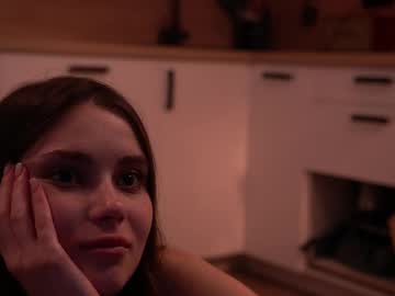 girl
        scarletmore cam image #4572213