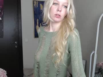 girl
        beatrice_melton cam image #2553363