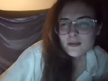 girl
        eyadivine cam image #1409152