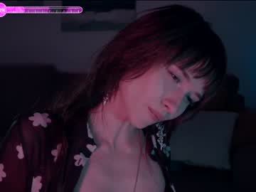 girl
        chaturbatable cam image #2526250
