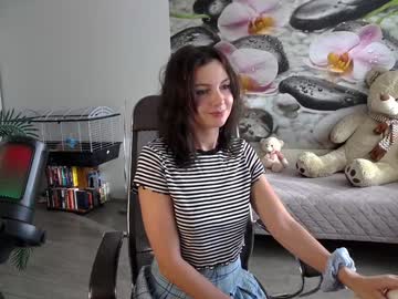 girl
        jennycutey cam image #3700597