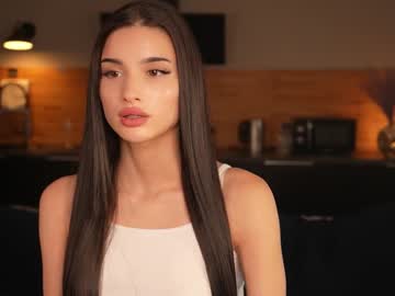 girl
        pixelmuse cam image #3061145