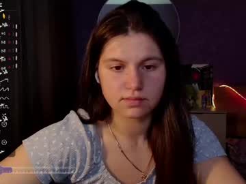 girl
        bellaelya cam image #4411361