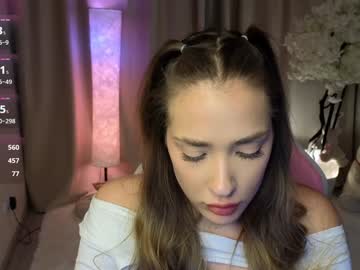 girl
        lori_blushcrystal cam image #4016427