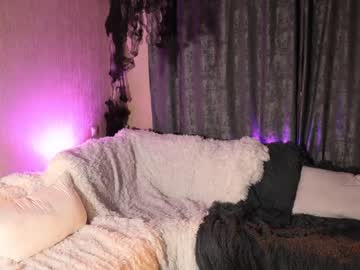 girl
        owlluree cam image #1929243