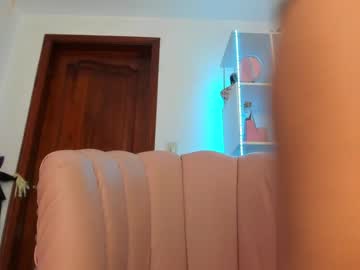 girl
        nezo_ cam image #1825295
