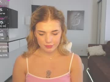 girl
        adri_dream cam image #4346231