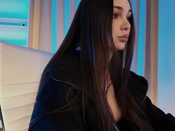 girl
        hollyextra cam image #4599094