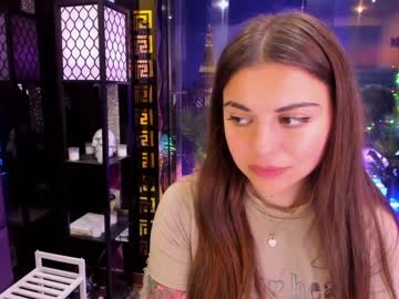 girl
        alma_pearl cam image #1212405