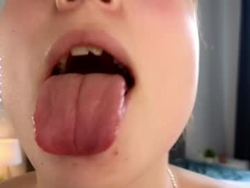 girl
        tatecraley cam image #3290144