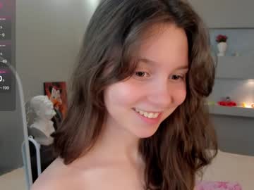 girl
        lynngroves cam image #2905401