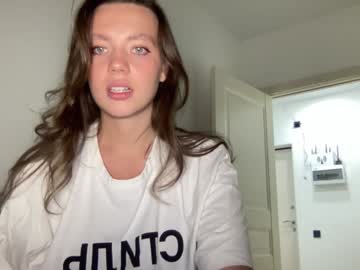 girl
        angel_from_sky cam image #3544252