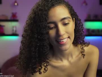 girl
        amnie_ cam image #708588