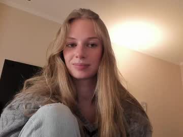 girl
        magic_couple13 cam image #3984724