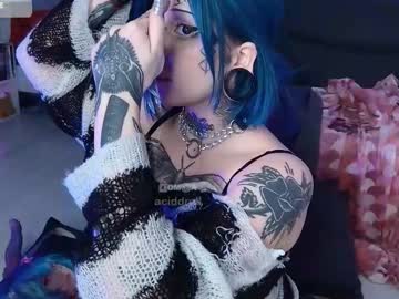 girl
        aciddroll cam image #4457103