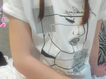 girl
        mily_san cam image #3301234