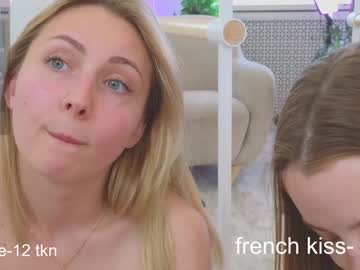 couple
        sweetestluna cam image #2951504
