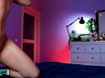 girl
        luxureart cam image #417743