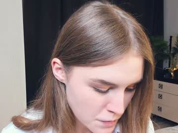 girl
        sheenaeast cam image #3850747