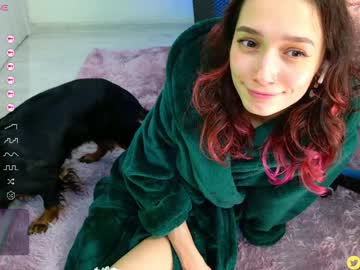 girl
        breeding_material cam image #3914451